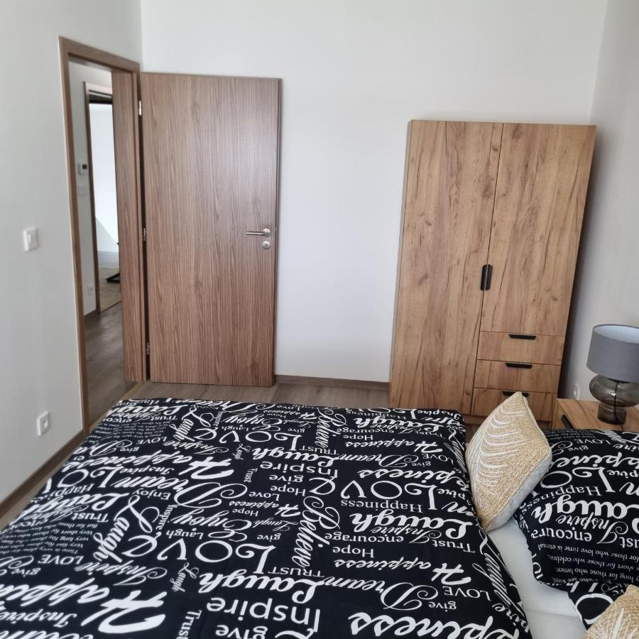 Cerna Ruze- Apartman 5 Plzeň Exterior foto